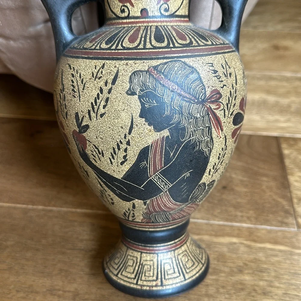 Black/tan hand made Greek ceramic vase. - Picture 8 of 11
